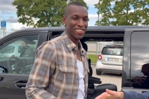 德天空記者：杰克遜仍未安排返航計劃，轉會拜仁被暫停但尚未告吹