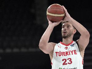 歐錦賽罰球命中率78.6%！火箭自媒體稱贊申京罰球：進(jìn)步值得表?yè)P(yáng)