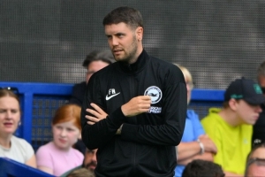 布萊頓主帥：足球并不全是關(guān)于戰(zhàn)術(shù)；米爾納可以為球隊帶來幫助