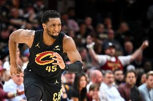 美記談騎士：季后賽中米切爾的體能和傷病問題讓人擔(dān)憂