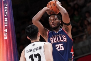 總決賽見！香港金牛大比分3-0戰(zhàn)勝石家莊翔藍(lán)晉級！