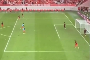 董路曬U22國足賽前訓練視頻：他們能踢出漂亮的地面?zhèn)骺兀? >
                                        </div>
                                    </div>
                                    <div   id=