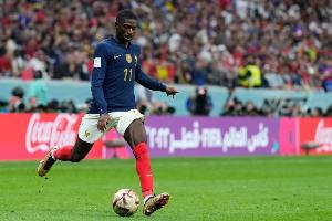 隊報：登貝萊本周三在法國隊仍單獨(dú)訓(xùn)練，預(yù)計不會首發(fā)出戰(zhàn)烏克蘭