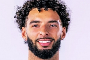 美記：太陽(yáng)隊(duì)已與后衛(wèi)亞歷克斯-舒馬赫簽下一份Exhibit-10 合同