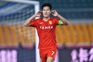 中甲球王水分大？向余望20輪14球，U22兩戰(zhàn)魚腩0球&頻頻浪費(fèi)良機(jī)