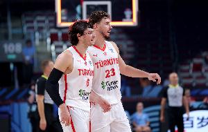 攻防壓制！土耳其男籃第三節(jié)26-13凈勝瑞典13分 三節(jié)打完領(lǐng)先8分