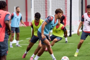 拜仁官方：球隊(duì)開始備戰(zhàn)漢堡，比朔夫恢復(fù)部分球隊(duì)合練