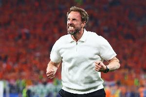 真假？媒體人：索斯蓋特與國足帥位聯(lián)系在一起，邀李同國進教練組