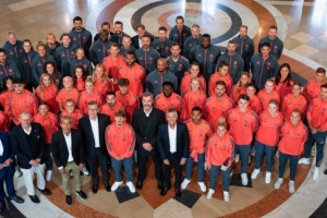 官方：拜仁男足、女足上賽季雙雙奪冠，球隊獲巴伐利亞州州長表彰