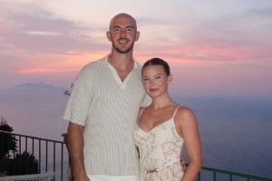 這就是女生想要的蜜月旅行！卡魯索妻子曬蜜月照：歐洲各國游玩