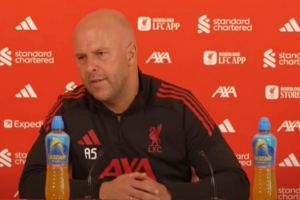 斯洛特賽前:希望進(jìn)攻線繼續(xù)發(fā)揮關(guān)鍵作用 伊薩克是我們想要的球員