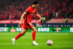 滬媒：劉若釩在海港、申花踢球的球迷氛圍不太一樣，海港更寬松