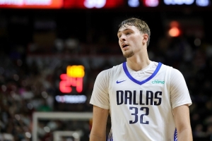 馬特-巴恩斯：弗拉格在防守端能成為AK47 他基本上能從1防到5