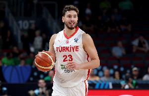 申京：保持積極比賽態(tài)度做好我該做的 今天是屬于我隊友的夜晚