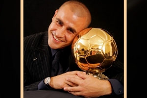 2006年金球獎得主卡納瓦羅迎來52歲生日，金球獎官方社媒送祝福