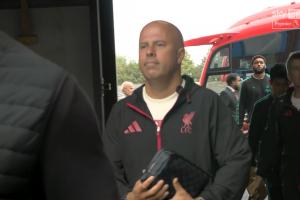 斯洛特解釋伊薩克缺席：他應該先正規(guī)訓練一周，戰(zhàn)馬競保證進名單