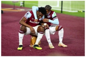 還挺有愛！西漢姆將庫杜斯以前進球慶祝用的凳子還給他