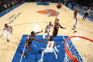 深入基層！特雷-楊：我在紐約溜達(dá)時(shí)得到了很多喜愛