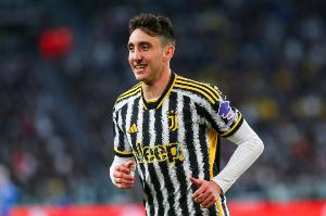 意天空預(yù)測(cè)尤文vs多特首發(fā)：坎比亞索復(fù)出，麥肯尼和奧蓬達(dá)競(jìng)爭(zhēng)