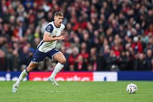 范德文談犯規(guī)染黃：我覺得我是去爭奪球權(quán)，所以那不是紅牌