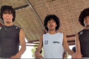 爆炸頭組合？朱正曬與隊(duì)友一起唱跳RAP的視頻：??????