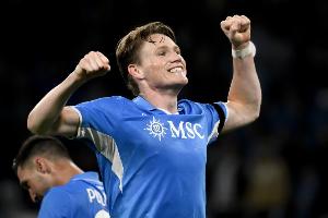 感謝曼聯(lián)！孔蒂：想知道為啥小麥在英超不發(fā)揮，說能簽他我都不信