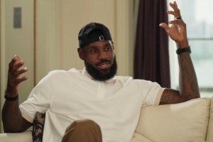 詹姆斯：我對(duì)Drake始終充滿愛意 我總是希望他一切順利