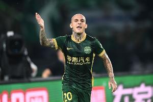 記者：米特里策隨浙江隊前往長春，明晚能否出場依然不明朗