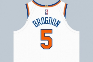 無保障&Exhibit 9合同！球衣記者：布羅格登在尼克斯穿5號球衣