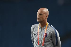 苗原：國(guó)足選帥小克魯伊夫、52歲的奧斯卡-加西亞已提交報(bào)名