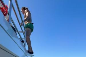 水花略大 后空翻給幾分？戈登曬出游艇上跳水片段