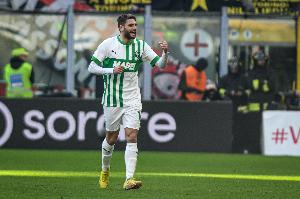 貝拉爾迪代表薩索洛16次出戰(zhàn)國米共進(jìn)8球，其中四次在客場破門