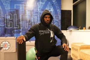 前球員：詹姆斯太自戀了必須一直被關(guān)注 從不在輸球時(shí)承擔(dān)責(zé)任