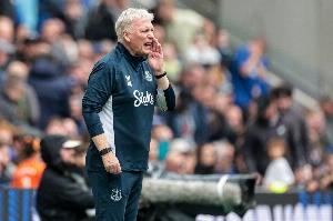 莫耶斯：裁判不讓我們按節(jié)奏快發(fā)任意球，補時只有3分鐘也很奇怪