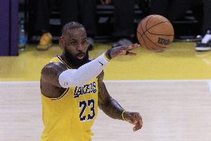 ESPN預(yù)測(cè)詹姆斯26-27賽季在哪支隊(duì)：湖人7票 退役5票 重返騎士4票