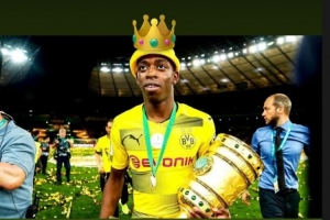 羅伊斯曬登貝萊頭戴王冠PS照片，祝賀前隊友獲得金球獎