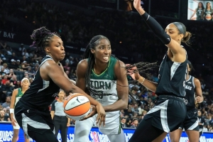 2025賽季美職女籃季后賽首輪回顧：四強逐鹿，激情四溢