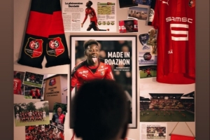 同隊(duì)青訓(xùn)！卡馬文加轉(zhuǎn)發(fā)雷恩海報(bào)祝賀登貝萊獲金球獎(jiǎng)