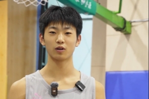 少年拉滿弓 不懼歲月不懼風！對話U16男籃小將張淳智