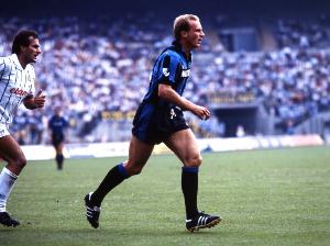 魯梅尼格迎來(lái)70歲生日，國(guó)米官方發(fā)文為其慶生