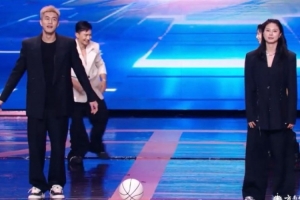 誰更有范兒？郭艾倫與王思雨臺上大跳《刀馬刀馬》