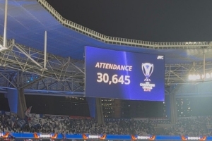 破3萬，申花本場亞冠現(xiàn)場觀眾人數(shù)為30645人