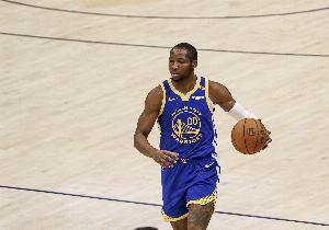 Shams：勇士在談判中始終堅持包含球隊選項的合同框架！