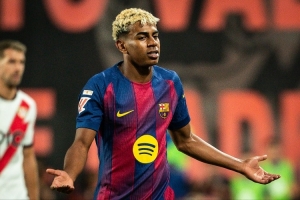 亞馬爾在歐冠中首次面對(duì)比他年齡更小的球員，姆巴耶17歲250天