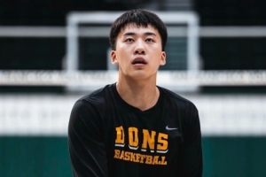 新賽季的NCAA沖??！王俊杰曬在舊金山大學(xué)球館的訓(xùn)練照：鍛煉