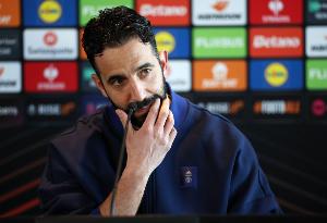 阿莫林：球隊表現(xiàn)出色但并非完美，明天忘掉一切準(zhǔn)備贏下下一場