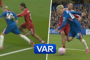 內(nèi)維爾：加納喬倒地不是點(diǎn)球，他摔得很刻意，索博夠不上犯規(guī)