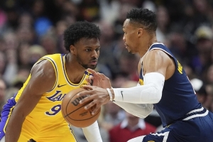 夸梅：布朗尼一整年都沒有絲毫進步 那就不如威少至少他積極跑動