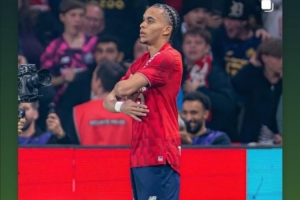 姆巴佩曬弟弟慶祝照：絕平巴黎的劇本太瘋狂，我的明星男孩