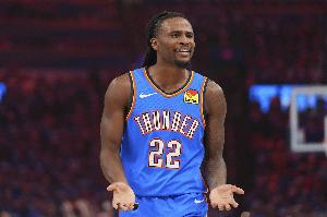 一點(diǎn)狀態(tài)沒有！卡森-華萊士半場(chǎng)11中2&三分4中0僅拿5分 正負(fù)值-26